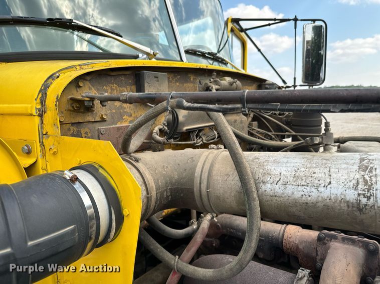 image for item DX1099 1975 White Western Star semi truck