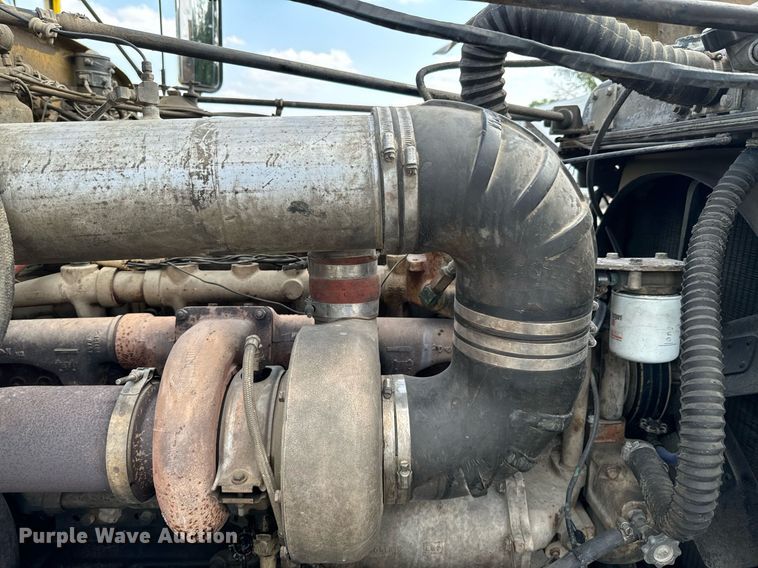 image for item DX1099 1975 White Western Star semi truck