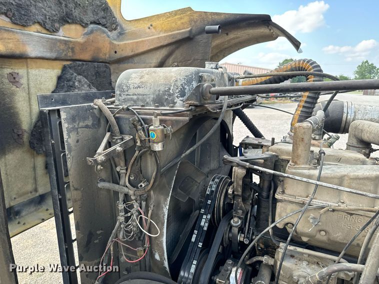 image for item DX1099 1975 White Western Star semi truck