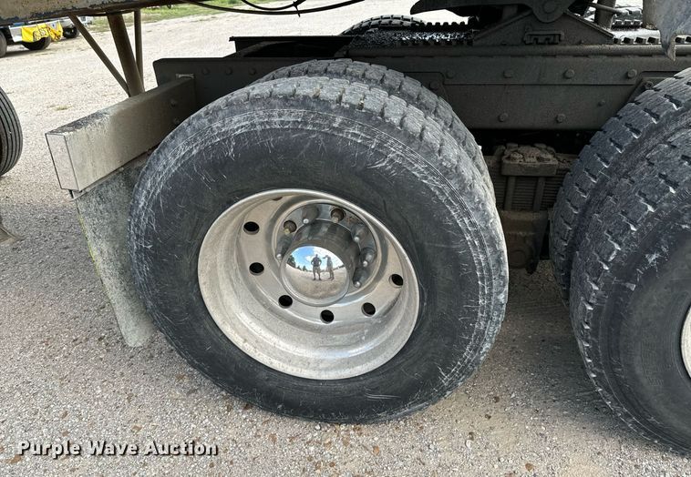 image for item DX1099 1975 White Western Star semi truck