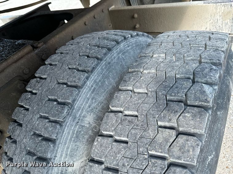 image for item DX1099 1975 White Western Star semi truck