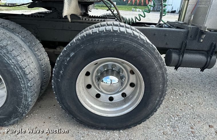 image for item DX1099 1975 White Western Star semi truck