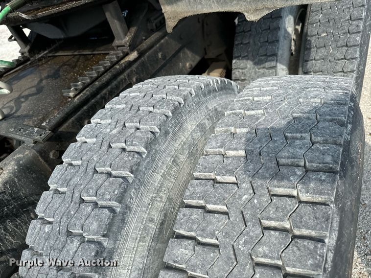 image for item DX1099 1975 White Western Star semi truck