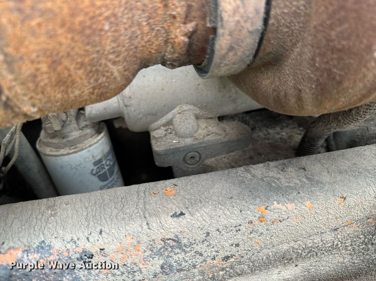 image for item DX1138 Cummins engine