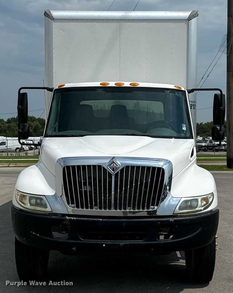 image for item DX1143 2007 International 4400 box truck