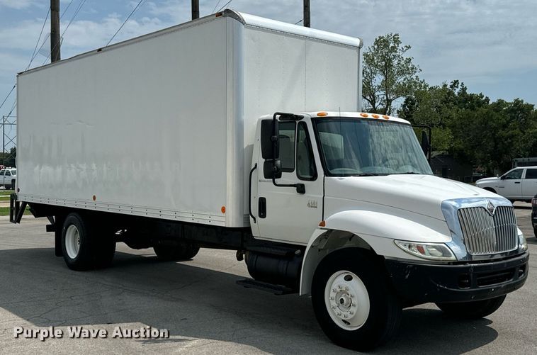 image for item DX1143 2007 International 4400 box truck