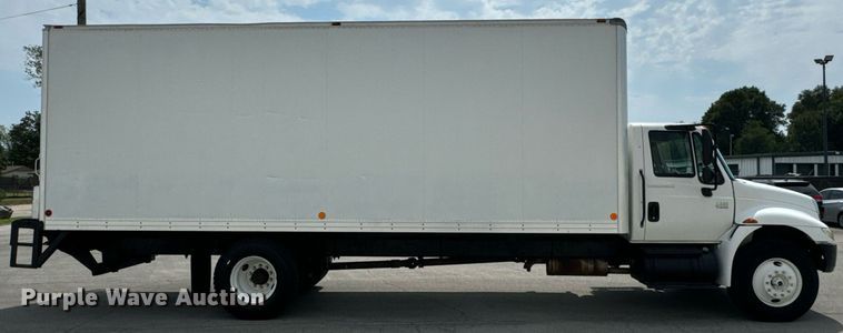 image for item DX1143 2007 International 4400 box truck