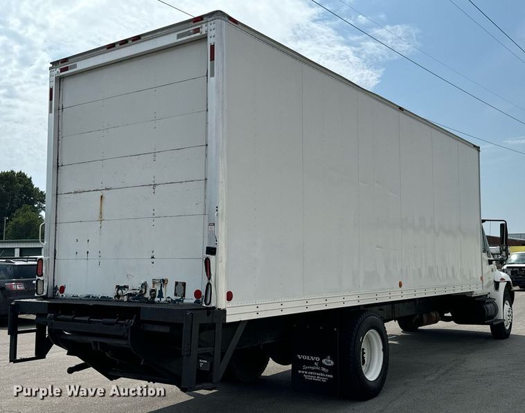 image for item DX1143 2007 International 4400 box truck