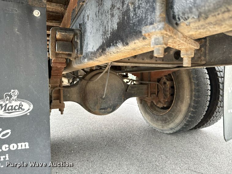 image for item DX1143 2007 International 4400 box truck