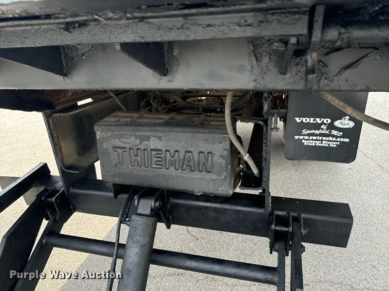 image for item DX1143 2007 International 4400 box truck