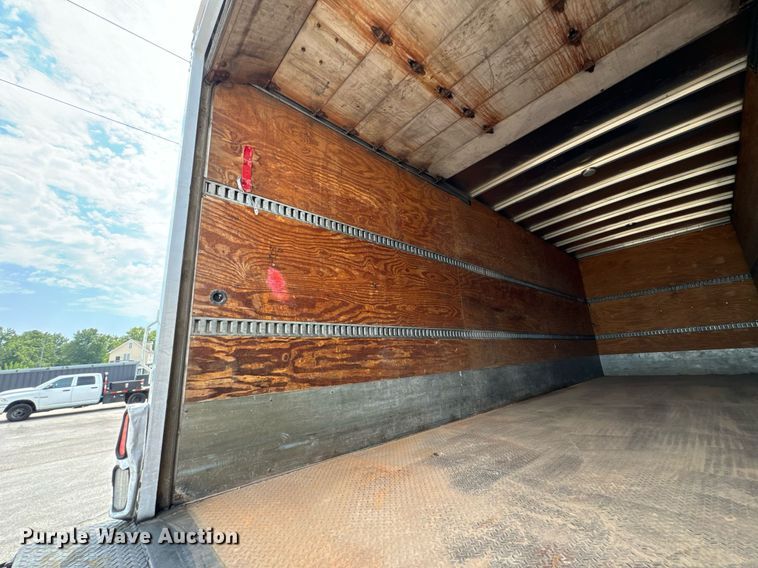 image for item DX1143 2007 International 4400 box truck