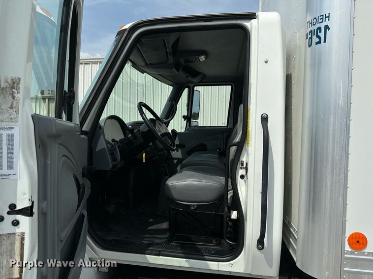 image for item DX1143 2007 International 4400 box truck