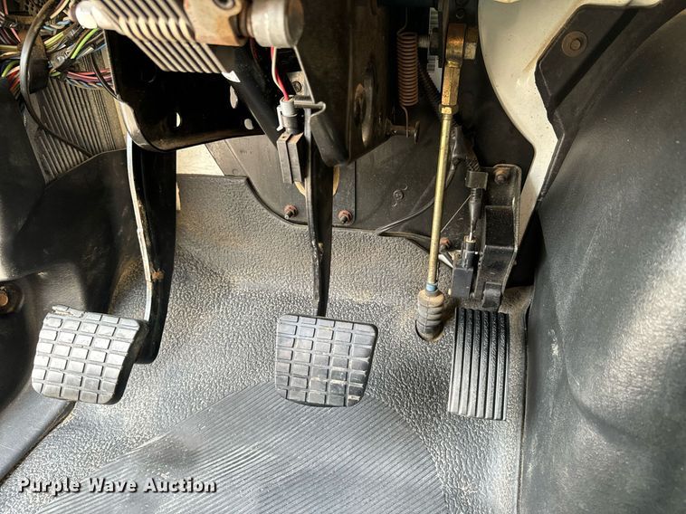 image for item DX1143 2007 International 4400 box truck