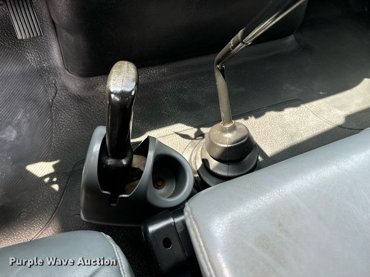 image for item DX1143 2007 International 4400 box truck