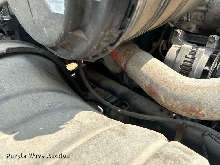 image for item DX1143 2007 International 4400 box truck