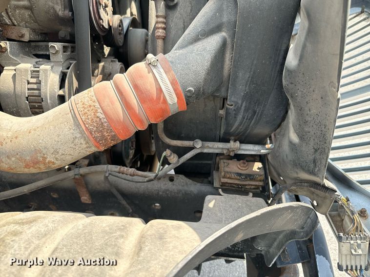 image for item DX1143 2007 International 4400 box truck