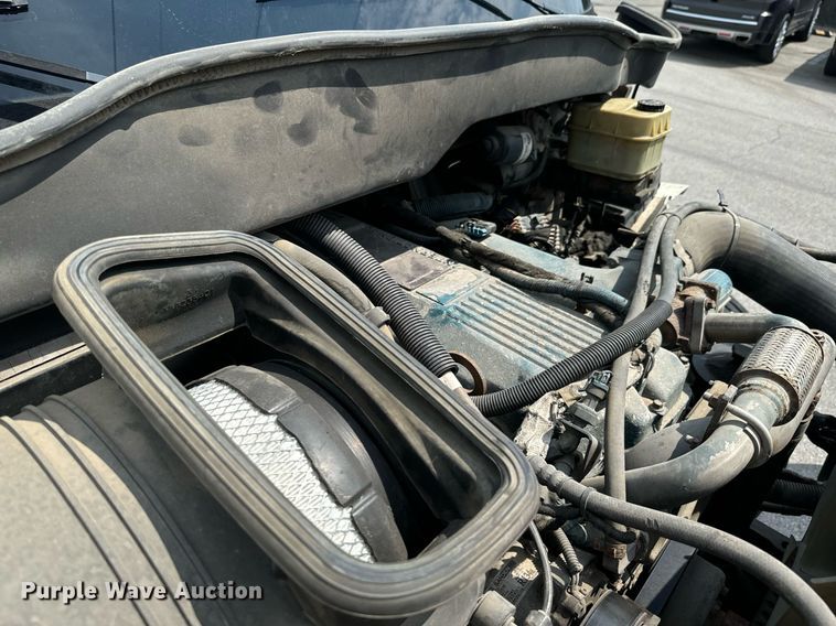 image for item DX1143 2007 International 4400 box truck