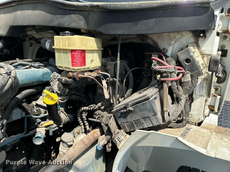 image for item DX1143 2007 International 4400 box truck