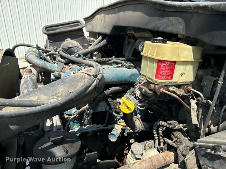 image for item DX1143 2007 International 4400 box truck