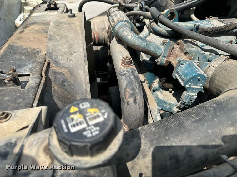 image for item DX1143 2007 International 4400 box truck