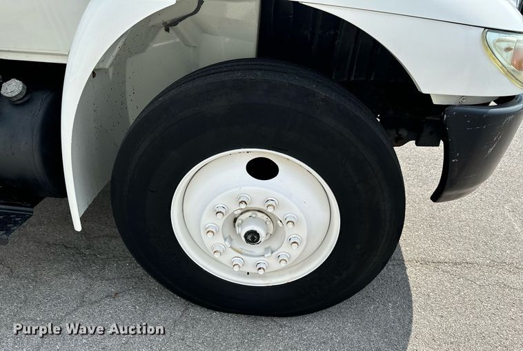 image for item DX1143 2007 International 4400 box truck