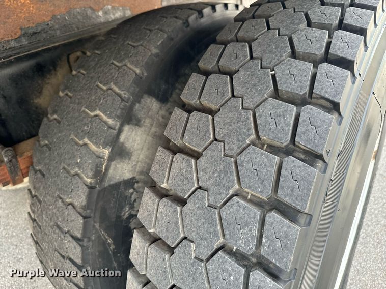 image for item DX1143 2007 International 4400 box truck