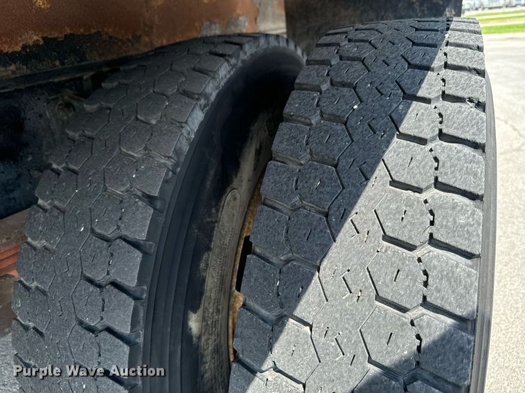 image for item DX1143 2007 International 4400 box truck