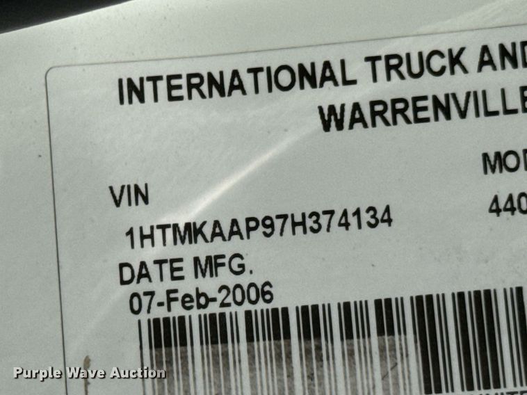 image for item DX1143 2007 International 4400 box truck