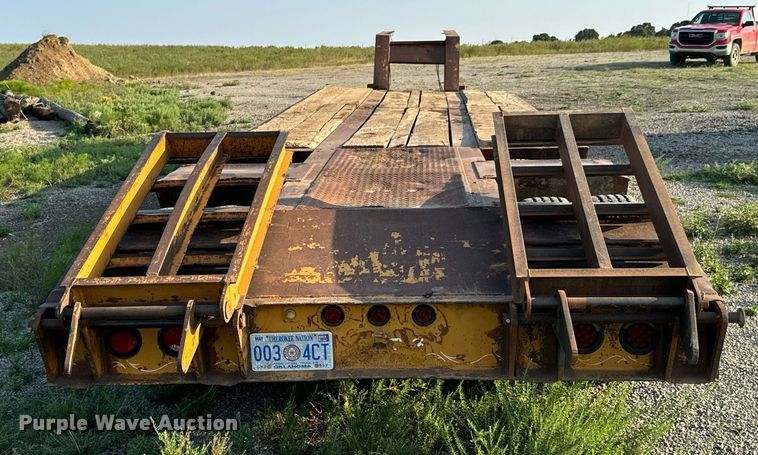image for item DX1146 1988 Holden Industries HLB36225 equipment trailer
