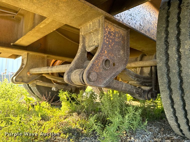 image for item DX1146 1988 Holden Industries HLB36225 equipment trailer