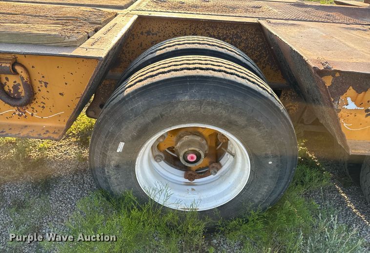 image for item DX1146 1988 Holden Industries HLB36225 equipment trailer