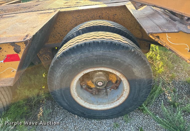 image for item DX1146 1988 Holden Industries HLB36225 equipment trailer