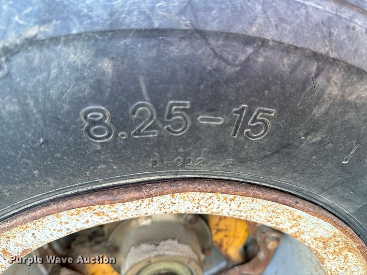 image for item DX1146 1988 Holden Industries HLB36225 equipment trailer