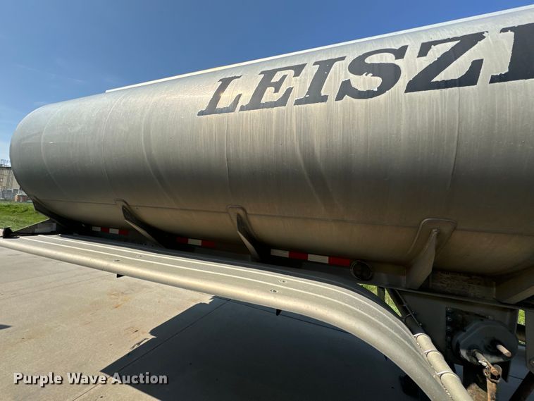 image for item EE7545 2005 Polar tank trailer