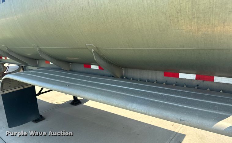 image for item EE7545 2005 Polar tank trailer