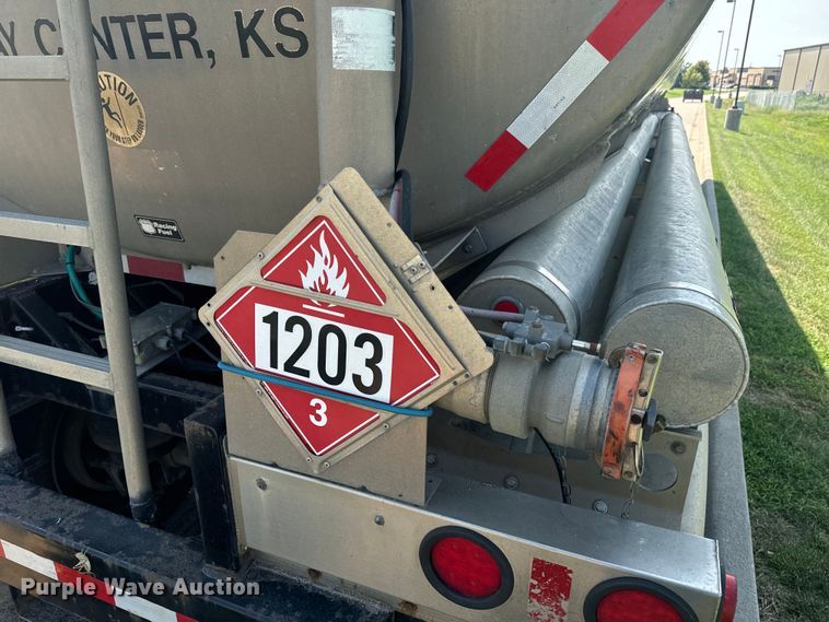 image for item EE7545 2005 Polar tank trailer