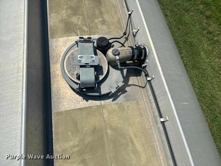 image for item EE7545 2005 Polar tank trailer