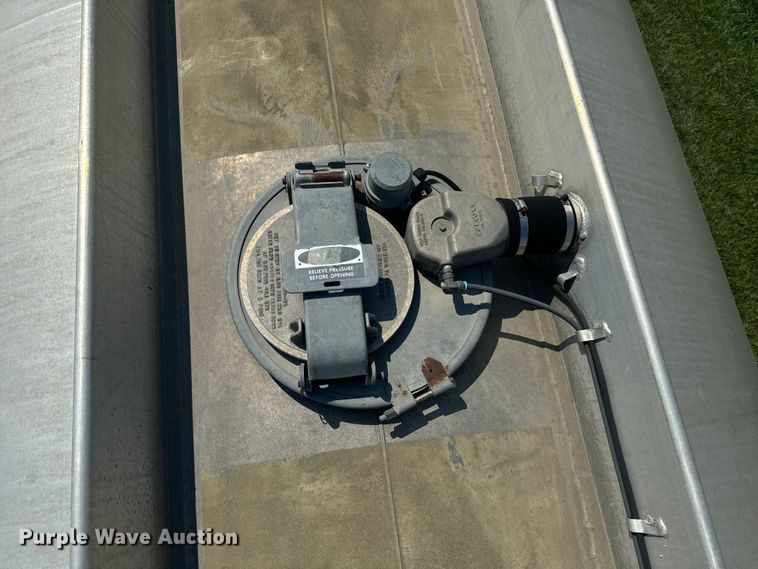 image for item EE7545 2005 Polar tank trailer