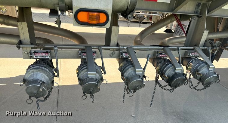 image for item EE7545 2005 Polar tank trailer