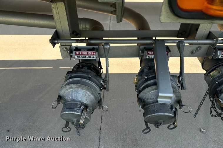 image for item EE7545 2005 Polar tank trailer