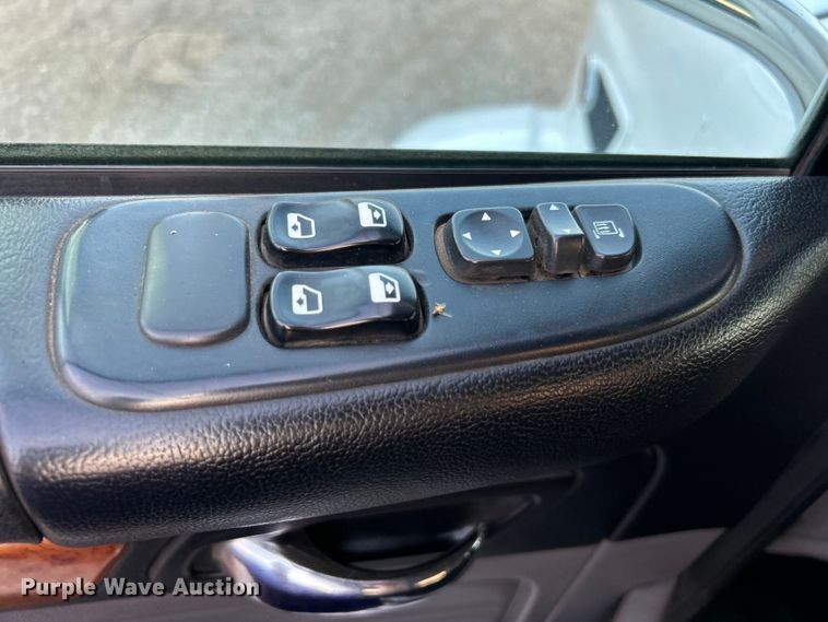 image for item EG0810 2010 Peterbilt  386 semi truck