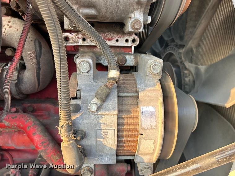 image for item EG0810 2010 Peterbilt  386 semi truck