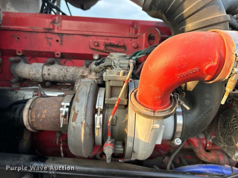 image for item EG0810 2010 Peterbilt  386 semi truck