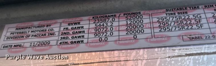 image for item EG0810 2010 Peterbilt  386 semi truck