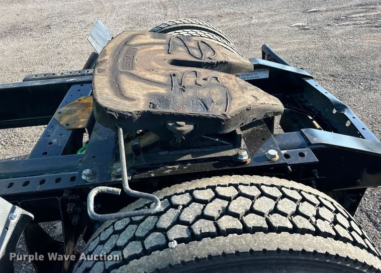 image for item EG0931 2009 International  9200i semi truck