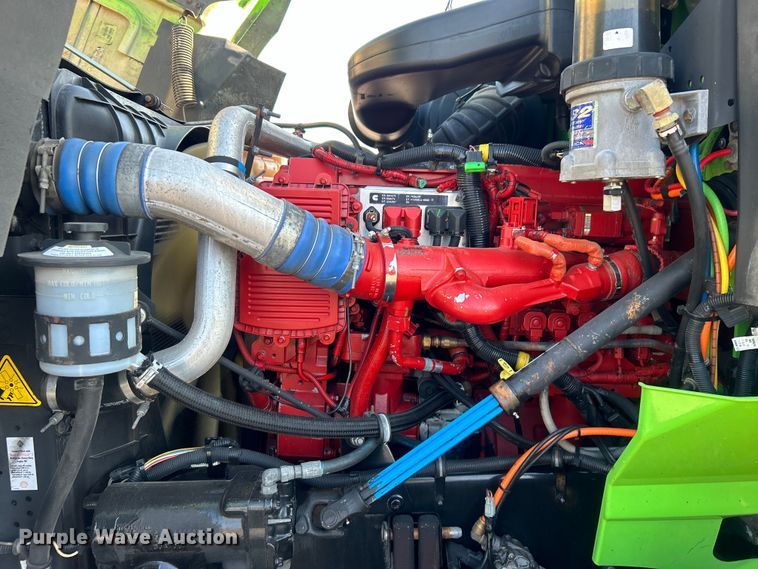 image for item EG0931 2009 International  9200i semi truck