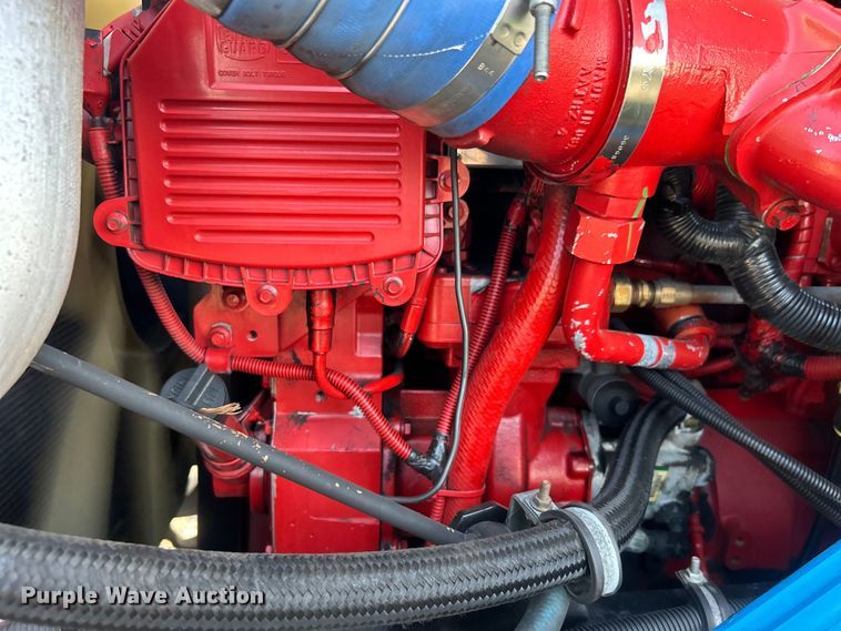 image for item EG0931 2009 International  9200i semi truck