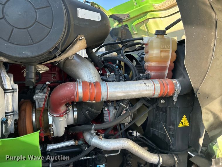 image for item EG0931 2009 International  9200i semi truck