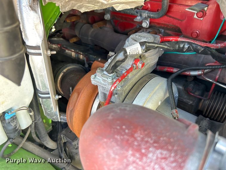 image for item EG0931 2009 International  9200i semi truck