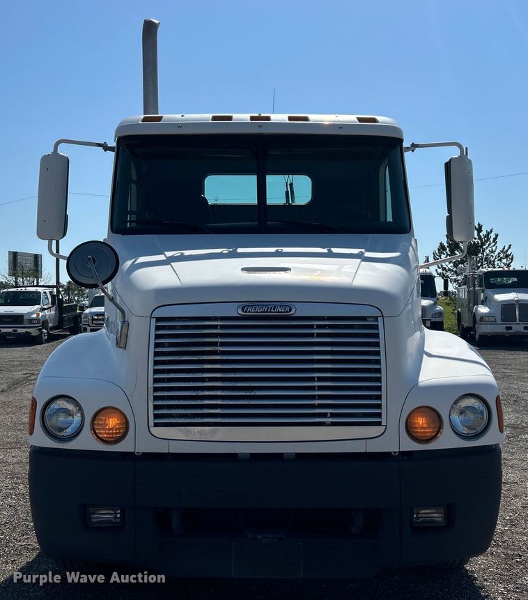 image for item EG0936 2002 Freightliner  Century Class S/T semi truck
